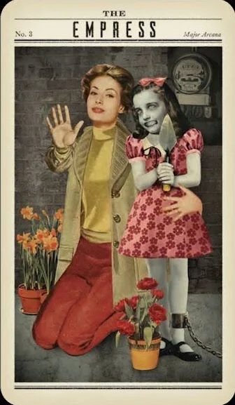 Zombie Tarot: A 10 out of 10 oracle - of the Undead