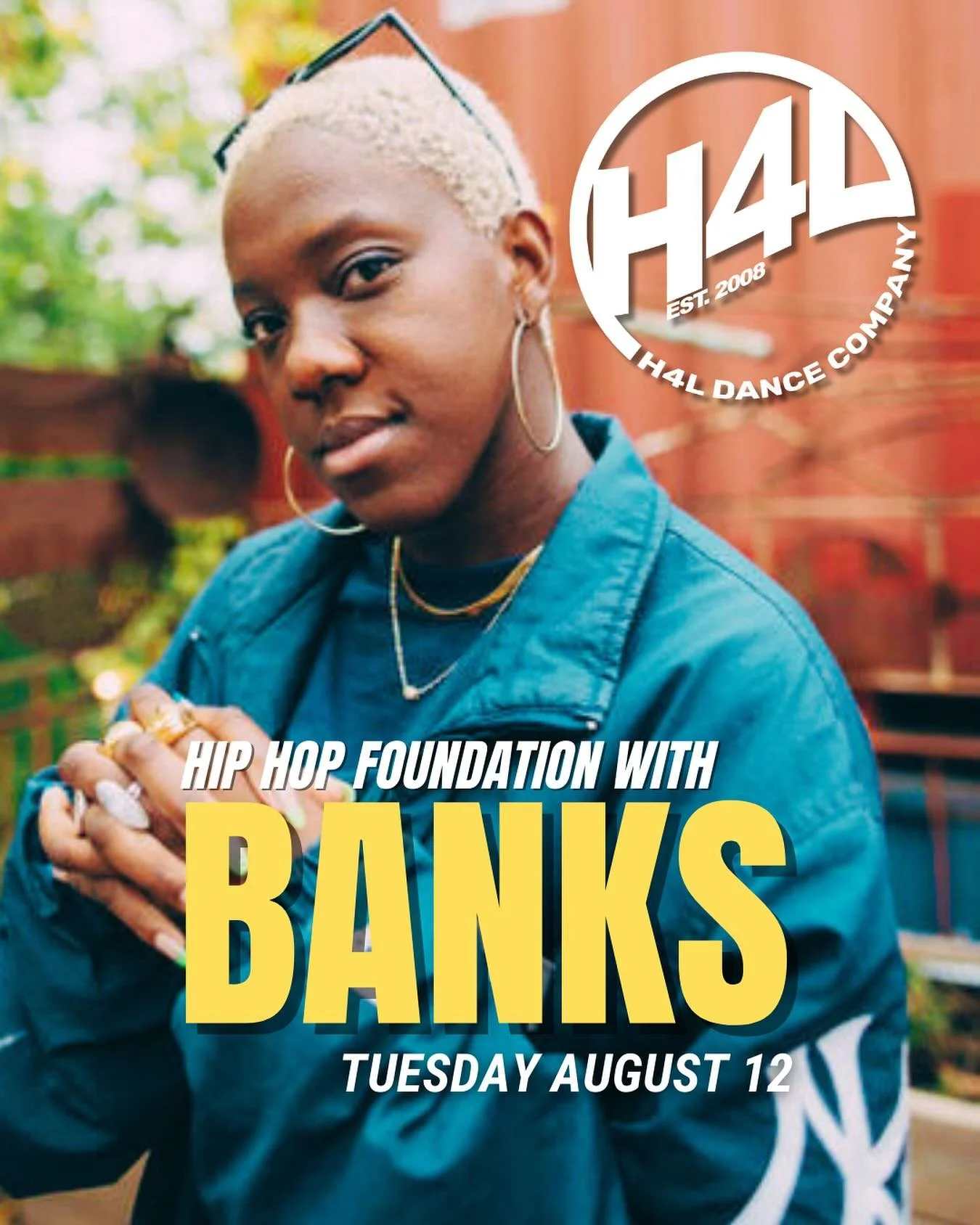 Last hip hop foundation class of the summer! 🔥🔥
You do NOT want to miss class with @timesarewasted 👀 get that training in before auditions!
Junior class - 5:30-7:00 with @juliana.raimondo 
Senior class - 7:00-8:30