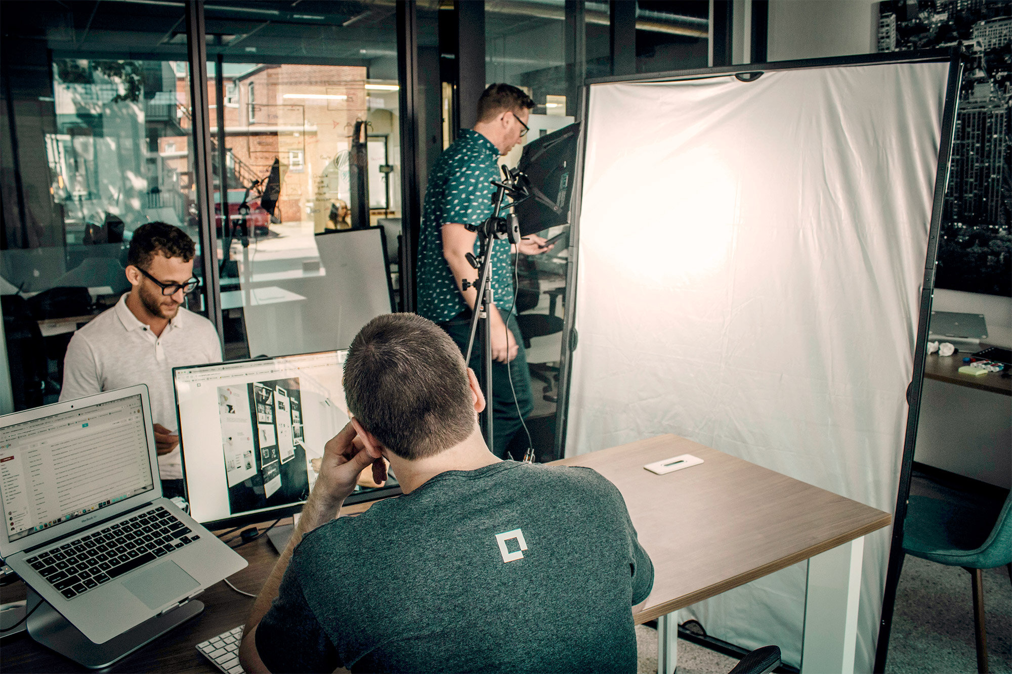 squar-agency-behind-the-scenes-06.jpg
