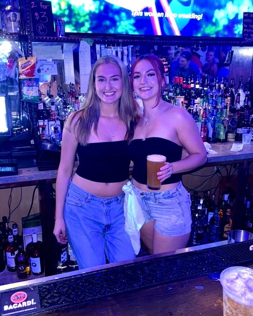 🎶 Karaoke Night with @djrob92 🎶 Just because it's cold, doesn't mean you can't have a fun night out! Come to karaoke tonight. Sing loud, drink up, have a great night! 😈

 We have $4 wells &amp; $3 purple gatorade shots tonight 😉

🥟 Cleveland Pie