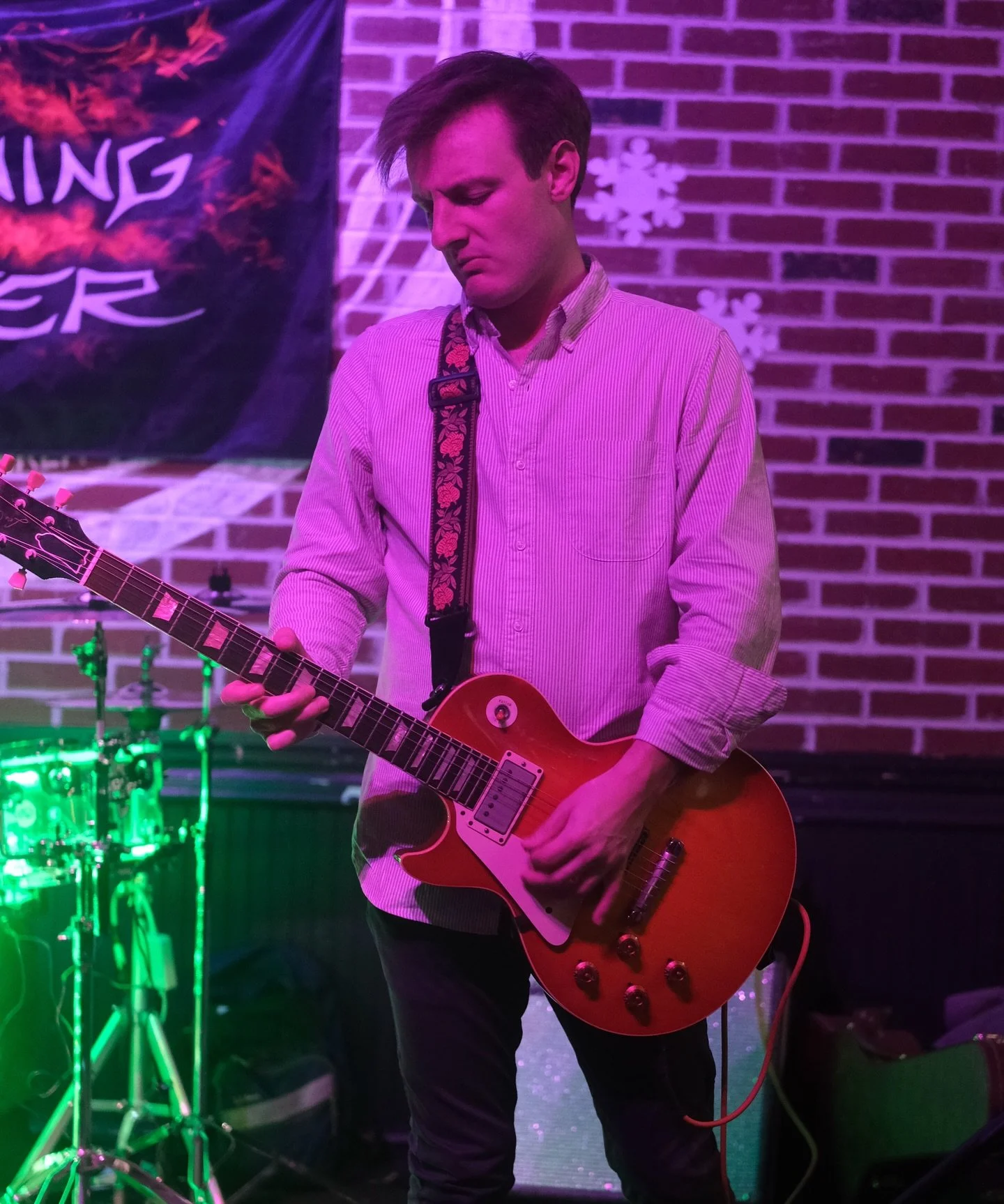 Jeannie&rsquo;s behind the bar tonight &mdash; come keep her busy!! 😌

🎶 Open Mic 8PM
🥁 Sign Ups Start 7:30PM
Cold drinks. Local talent. Midweek vibes.

Whether you&rsquo;re performing or just here for the show, this is your sign to get out of the