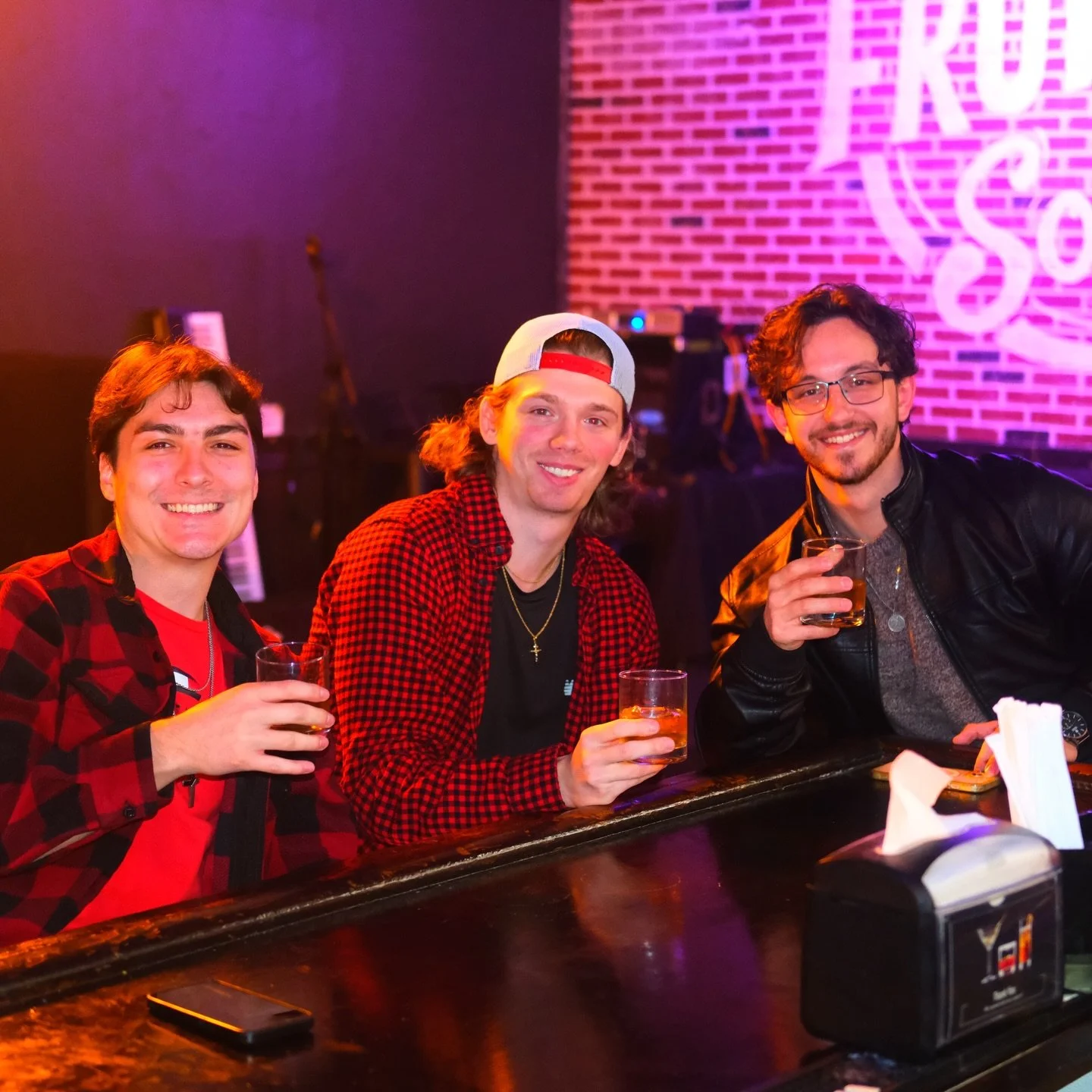 You know what you need? A beer with your friends! And maybe some open mic&hellip; 😏🎤 Front St Social is the place to be!

🎶 Open Mic Night
Sign ups 7:30PM | Show 8PM

Cold drinks, local talent, and the perfect midweek reset.

Jeannie on bar! See y