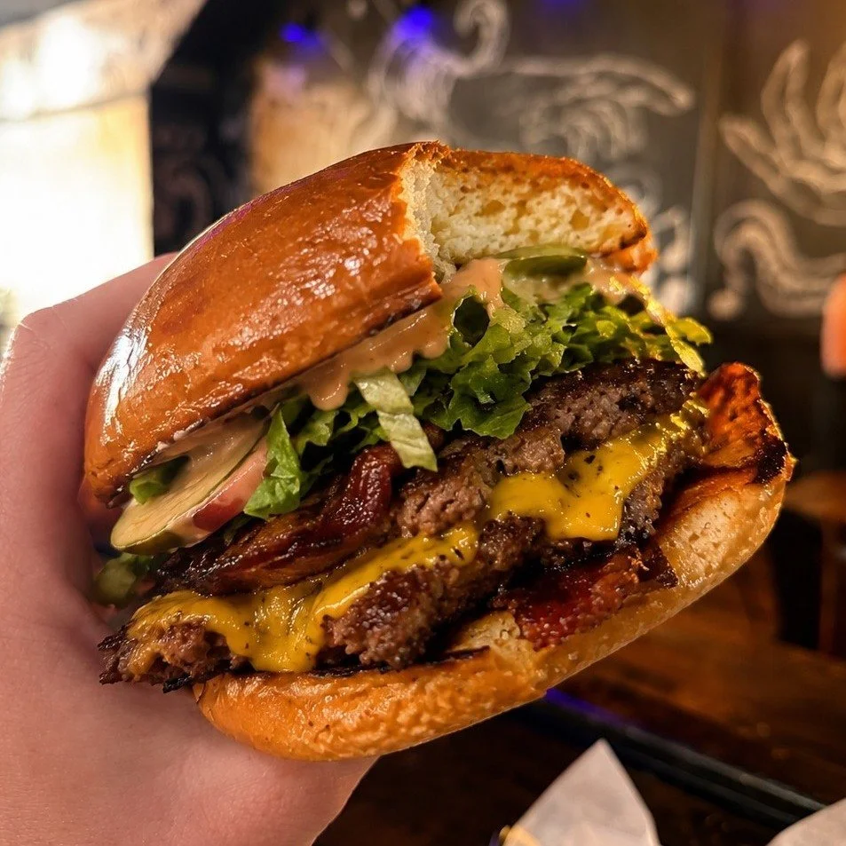 Bite into PERFECTION tonight... 🍔

🎶 Open Mic Night
Sign ups 7:30PM | Show 8PM

Whether you're taking the stage or just enjoying the show, we've got the food and drinks waiting 😌

Jeannie&rsquo;s behind the bar 🍻
Good music, good people, and the 