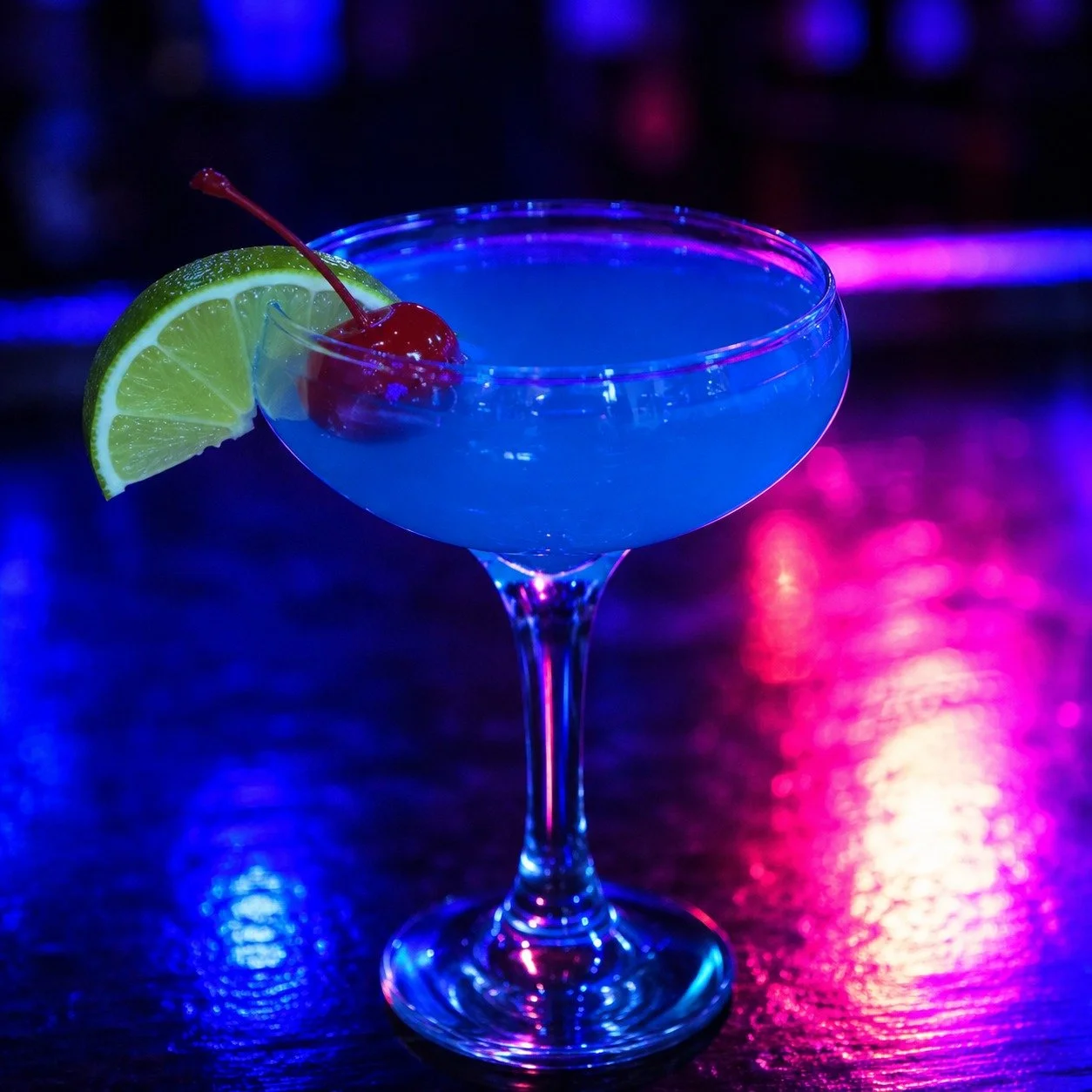 Happy Sunday everyone! 😆

We're closed today, but here's what's coming up this week 👇
🍗 Monday &ndash; 75 cent wing night, $3 margaritas, $3 off top shelf whiskey
🎶 Tuesday &ndash; $5 burger &amp; fries, $3 off top shelf tequila
🎤 Wednesday &nda