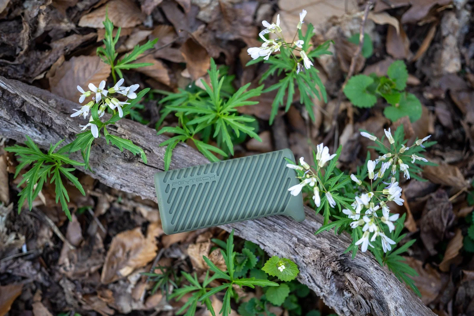PGYTECH CreateMate Memory Card Case Hands-On Review