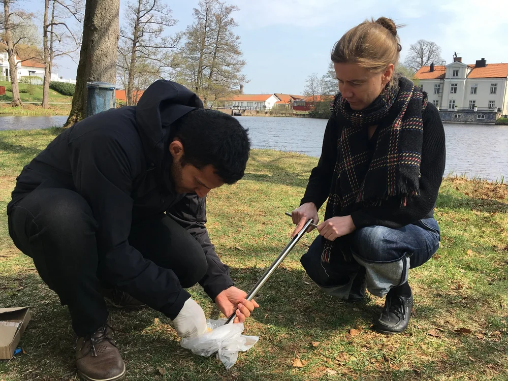   The Un/making Soil Communities project has been acting in several environments, this picture shows one of the activities that took place in Orrefor, Sweden. Photo: Louise Mazet  
