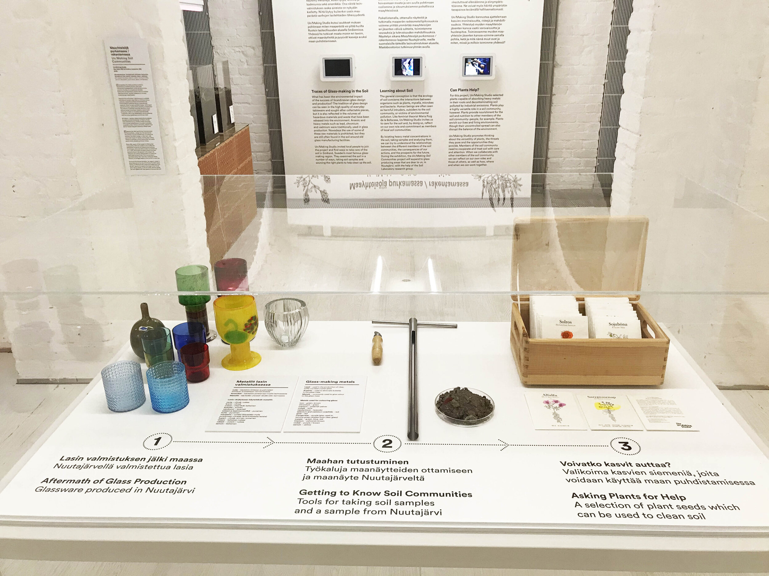   Finnish glassware produced in Nuutajärvi displayed in the exhibition space. Photo: Tzuyu Chen  