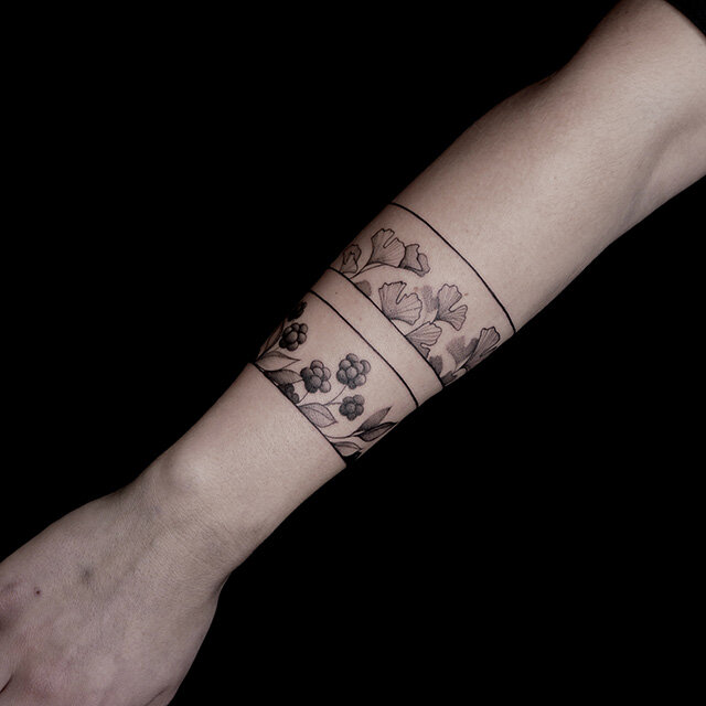 Tattoo frau armband