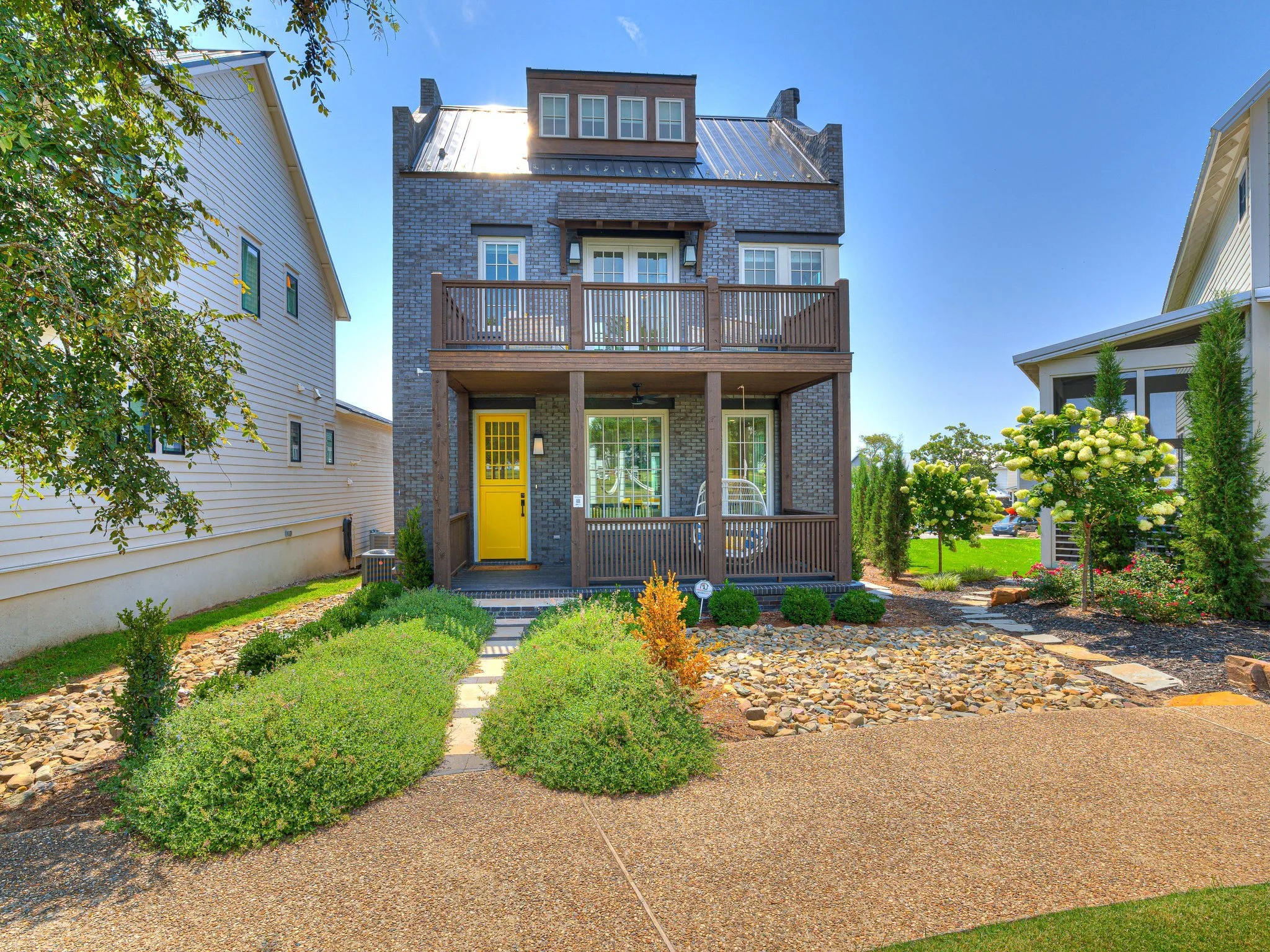 The Pella House