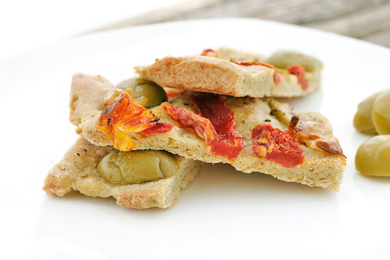 focaccia-flat-bread-gluten-free-dairy-free-roasted-garlic-sundried-tomatoes_2a.jpg