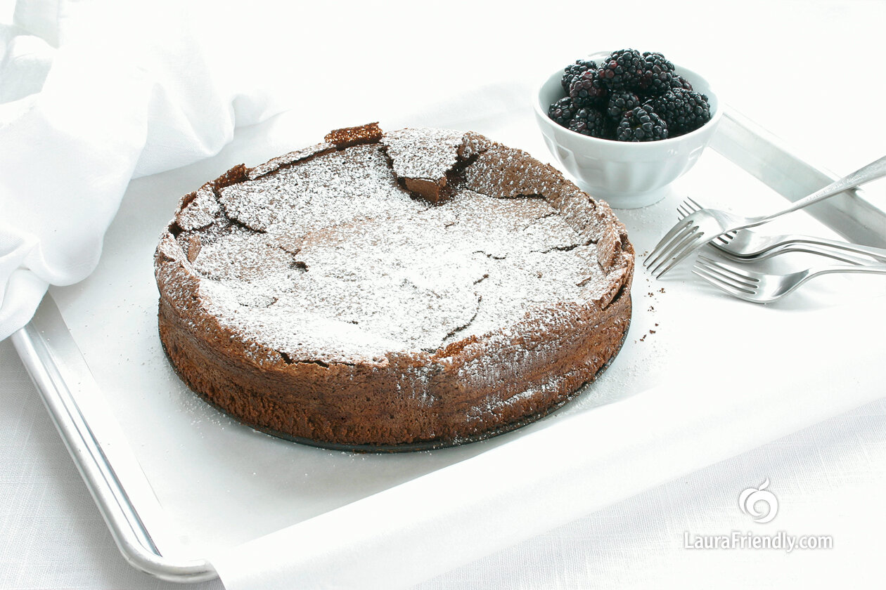 laura-friendly-flourless-chocolate-cake-gluten-free-dairy-free_2LF.jpg