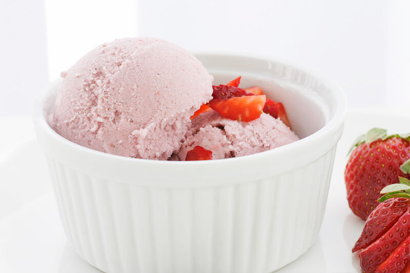 strawberry-ice-cream-gluten-free-dairy-free-summer-desserts-coconut-milk_1.jpg