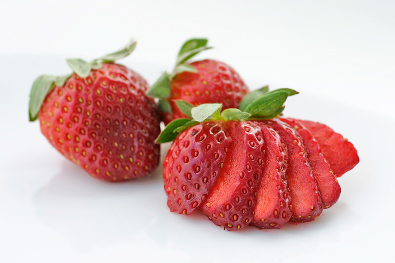 strawberry-ice-cream-gluten-free-dairy-free-summer-desserts-coconut-milk_3.jpg