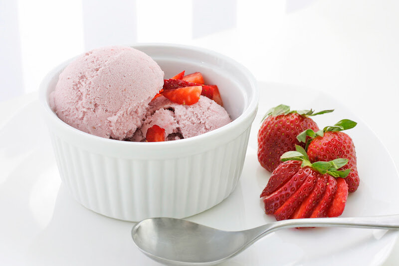 strawberry-ice-cream-gluten-free-dairy-free-summer-desserts-coconut-milk_2.jpg