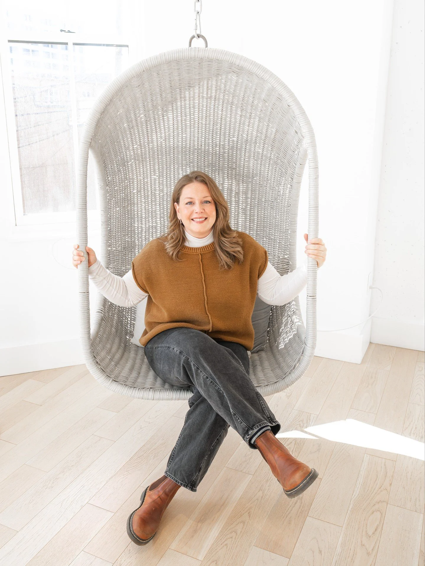 Meet the newest Fabrication Director at #teamTENFOLD, Ellen Vail ✨

Ellen comes to us with a background in workplace design, custom woodworking, and experiential environments, focused on creating intentional spaces and custom experiences that bring v