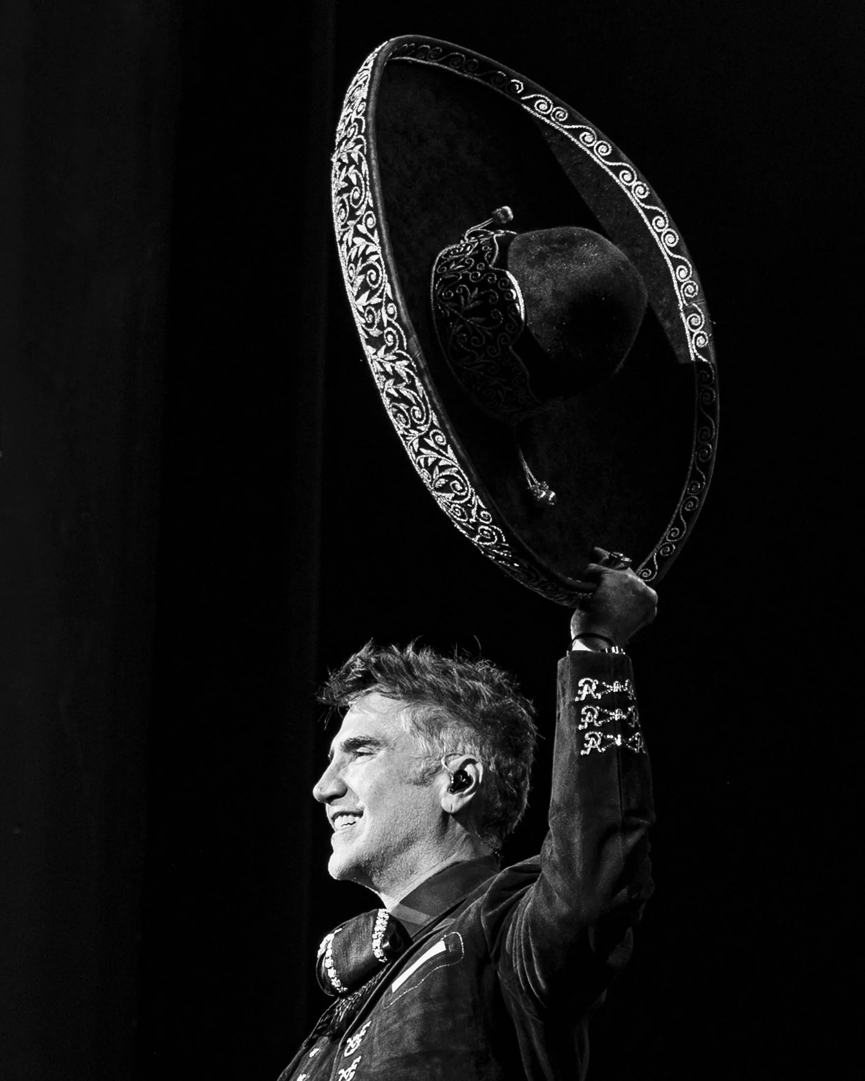 Alejandro-Fernandez-live.jpg