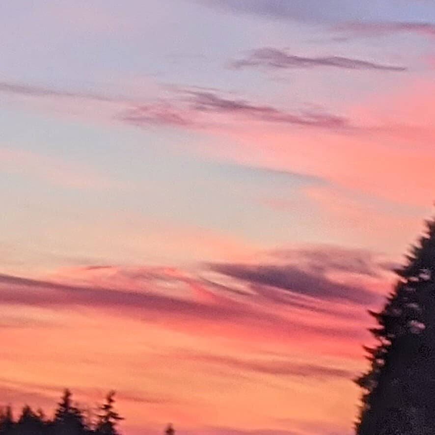 Today I found beauty in the sunset. That's not normally a &quot;little thing&quot; (and this particular sunset spread across the entire sky it was completely glorious), But what impressed me was these little wisps. Almost like a paintbrush had just k