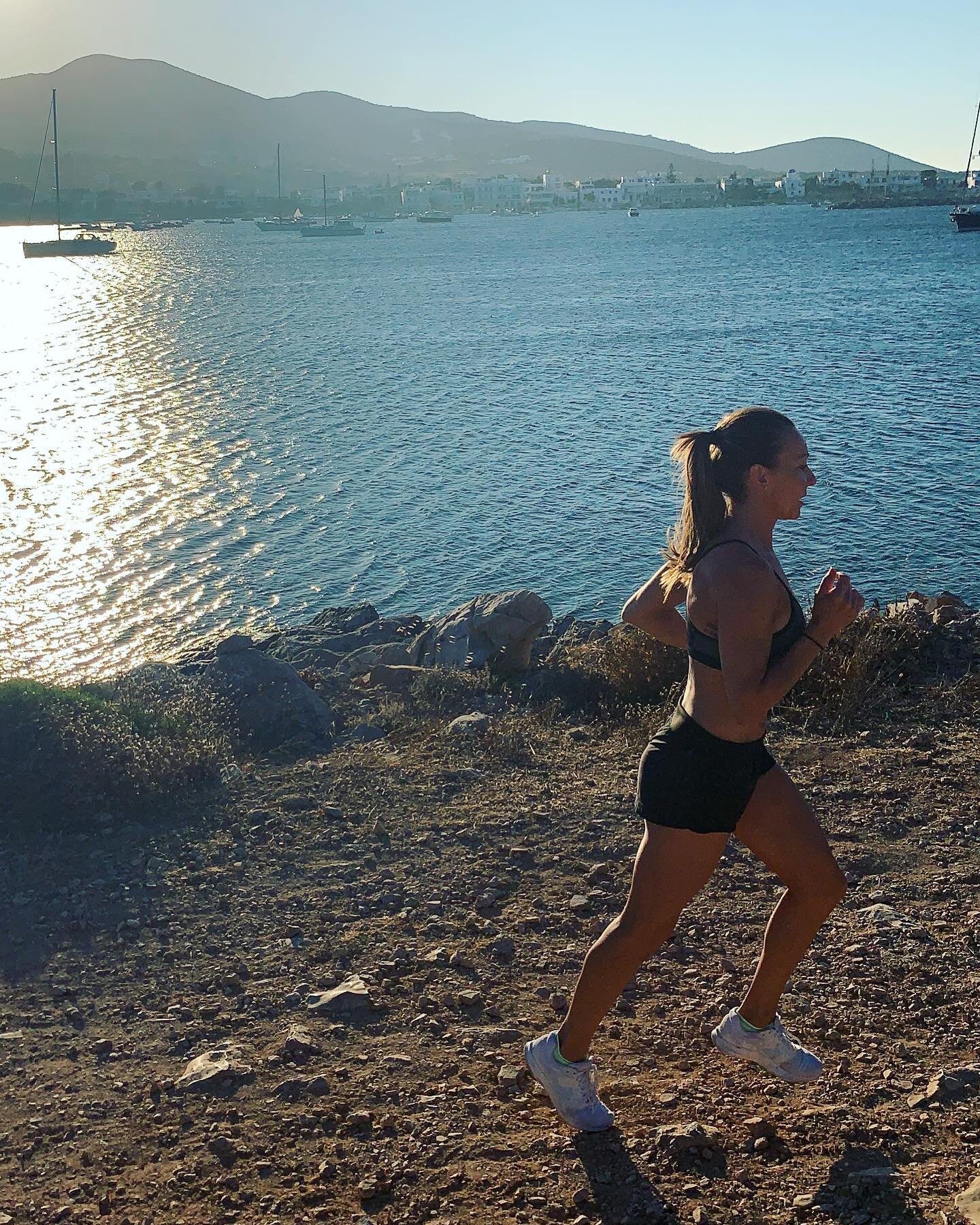 My perfect day starts with a run by the sea. I feel energised, recharged and stress free 🦋🌊
How does it start yours? 

#perfectday #sea #seaside #run #energy #energyhealing #recharge #rechargeyourself #stressfree #fit #fitness #fitnessmotivation