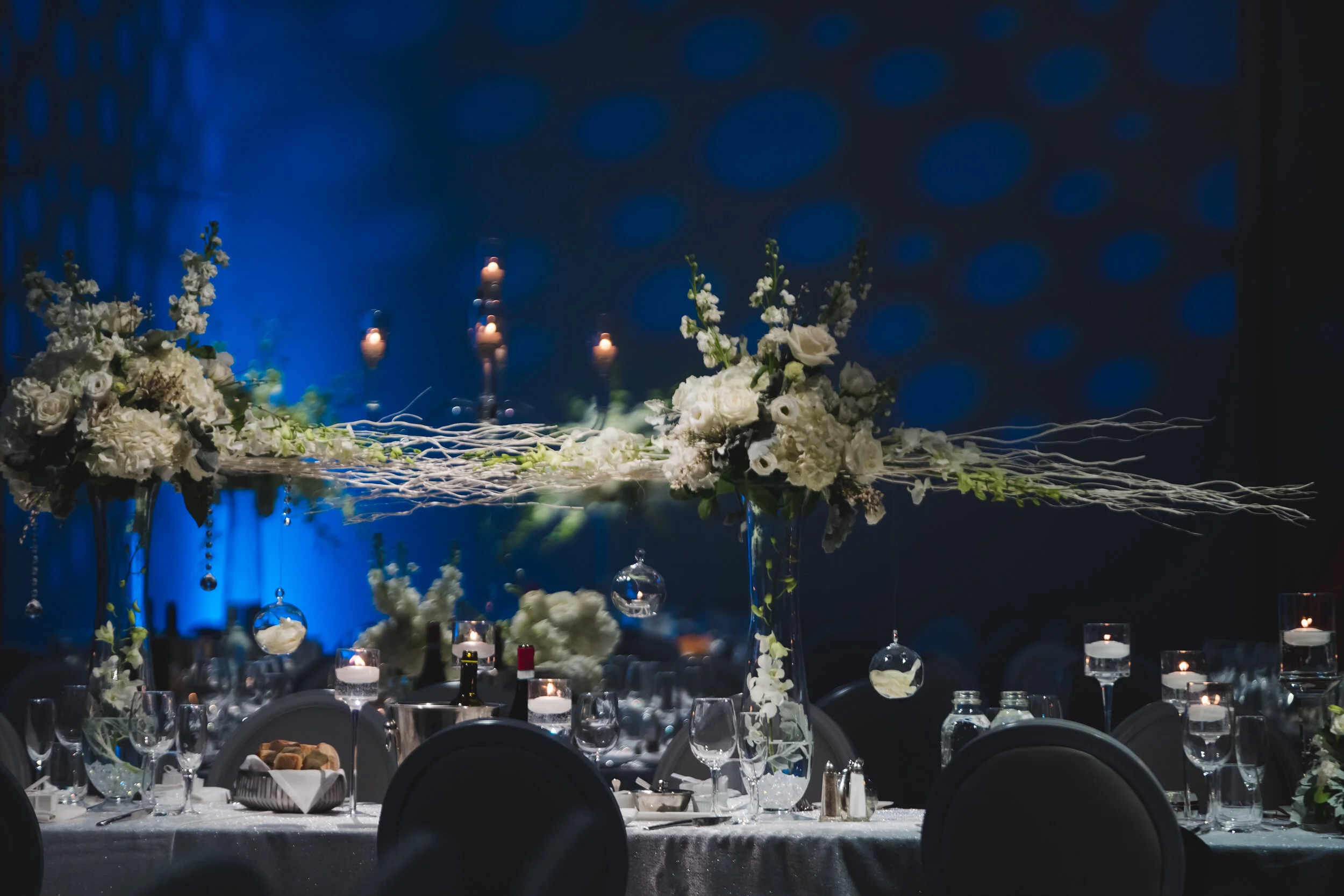 Z Molu Photography 7 Chateau Le Parc Canadiana Florist Creations by Gitta TVE Productions BB Blanc.jpg