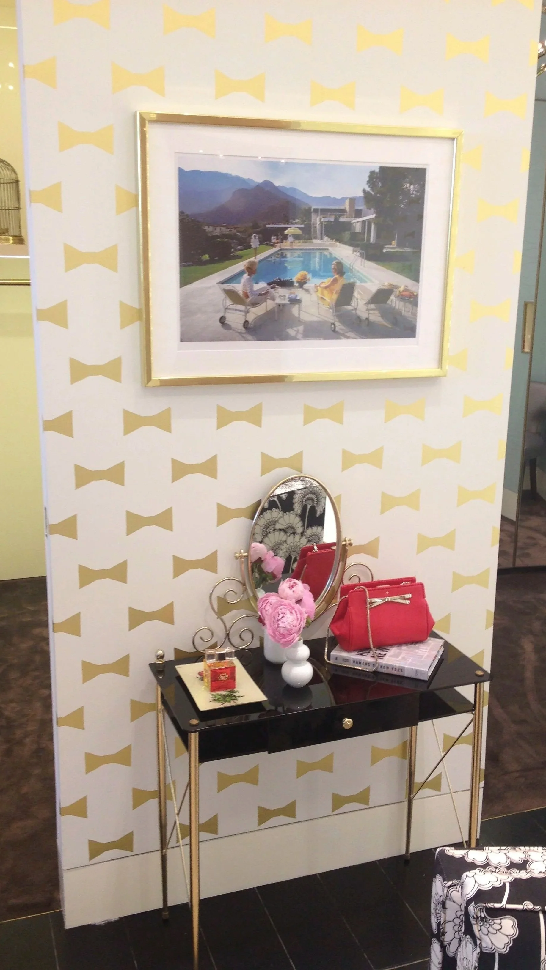 mini+vignette+table+in+fitting+room+salon.jpg