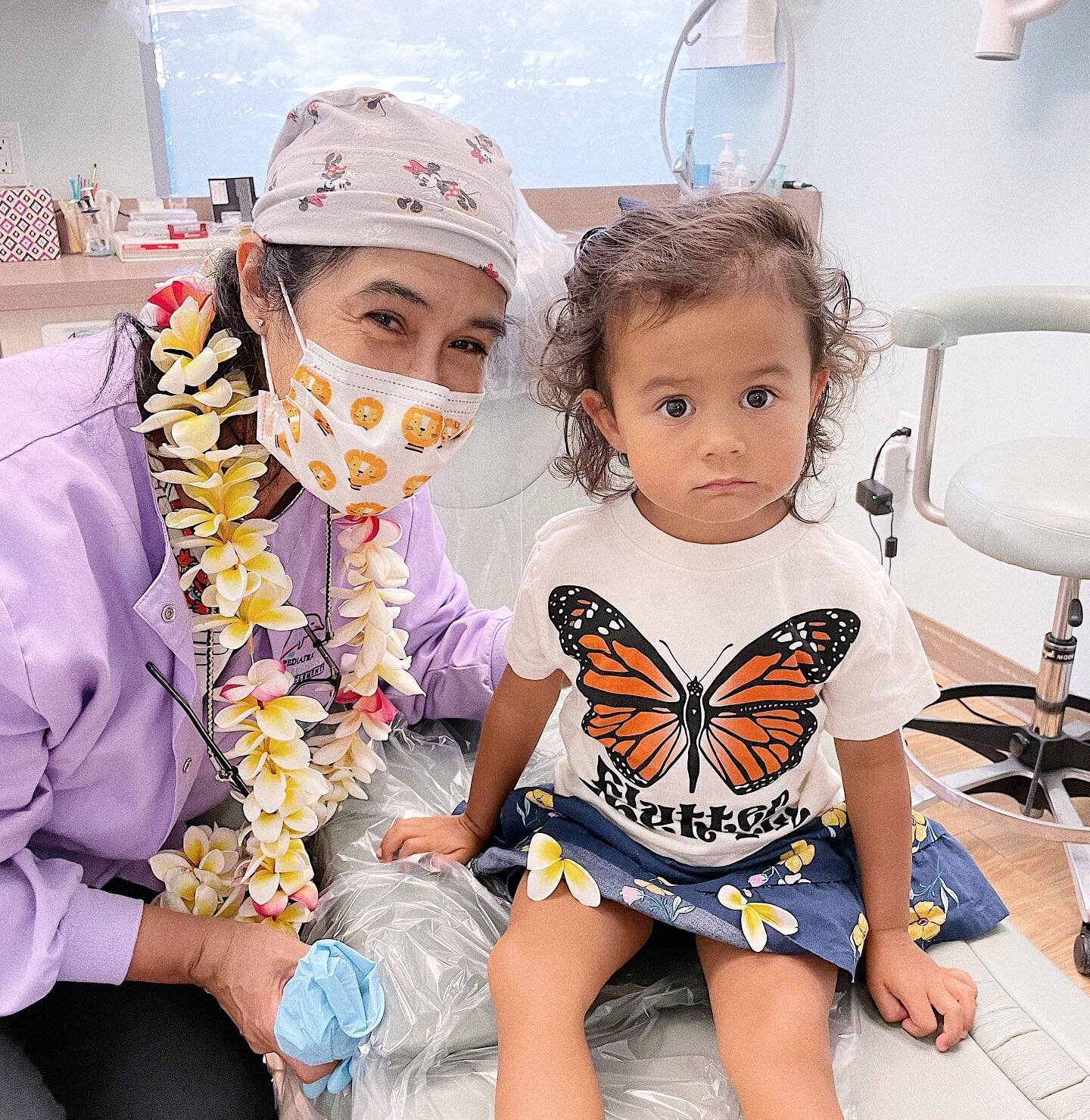 This lovely little angel brought our assistant Nina a handmade Lei as a gift! 😍 Her parents told us that she&rsquo;s been looking forward to getting her teeth cleaned for months and has a blast flossing every night. We are so proud of you 🦷