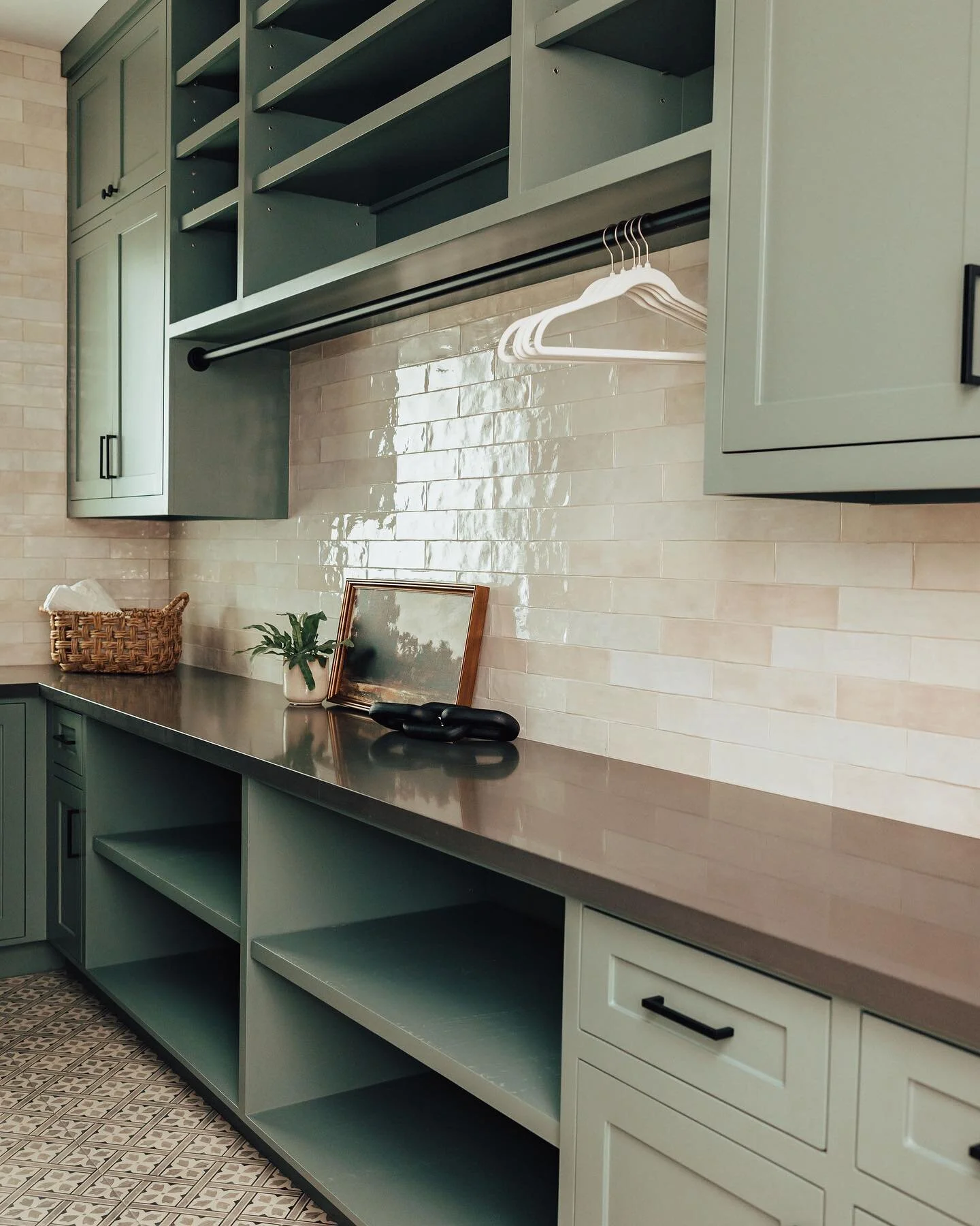 Do you play it safe with paint or have fun with different colors? If you want to change things up, the laundry room is a great place to do it 🌱 
.
.
.
.
#katytx #ktx #katymoms #laundryroom #laundryroommakeover #laundryroomdecor #laundryroomgoals #ba