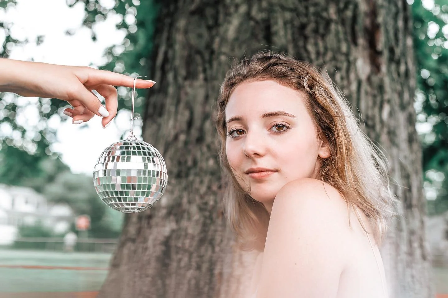 A Natural Disco🍃 Thanks to @lensbabyusa for the amazing Omni focus product and the expansion packs it&rsquo;s a amazing tool that has helped me be in more creative with my photos! 
&mdash;&mdash;&mdash;
Model: @hippie_dippie13 
&mdash;&mdash;&mdash;