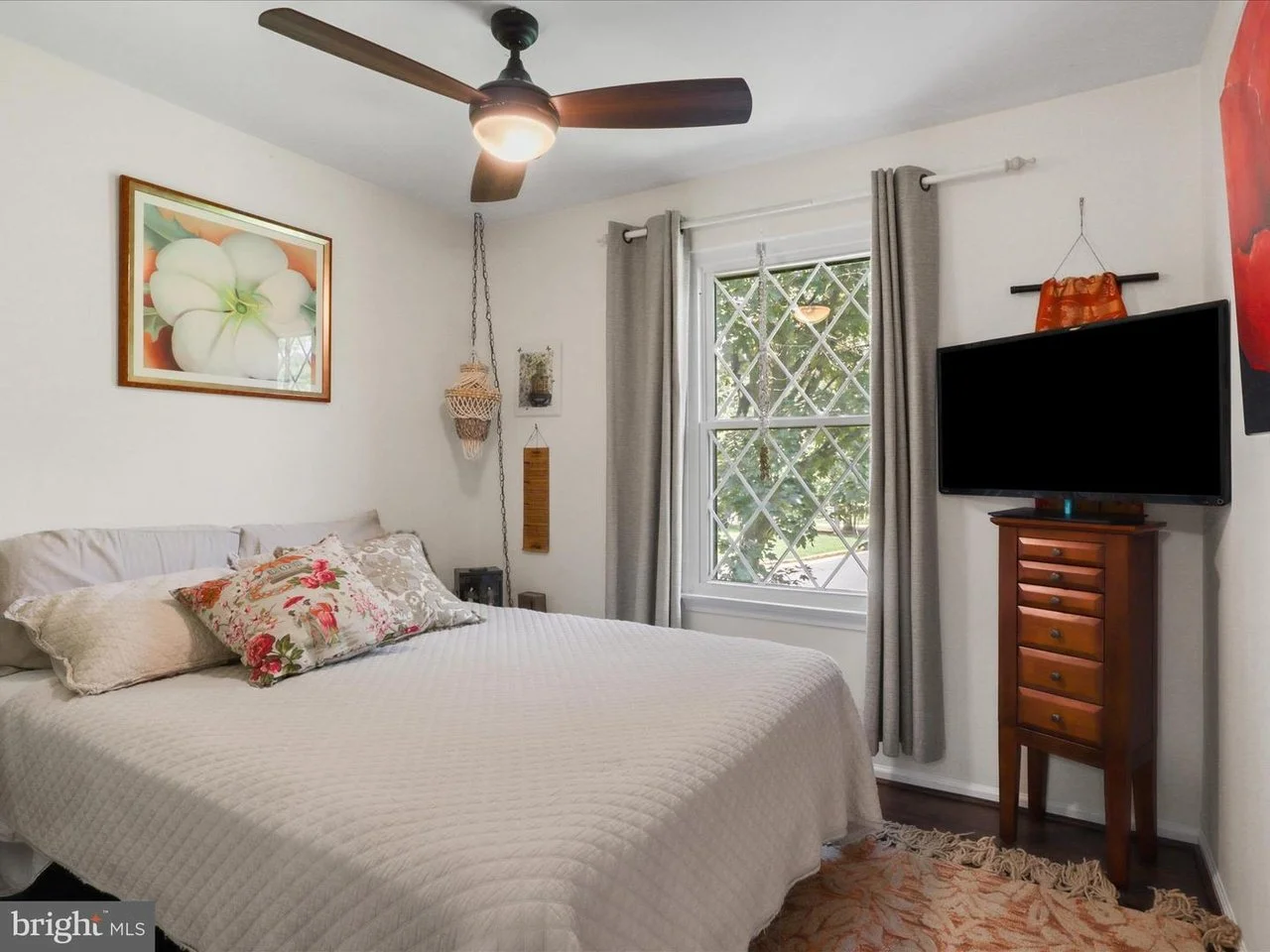 Bedroom_1.jpg