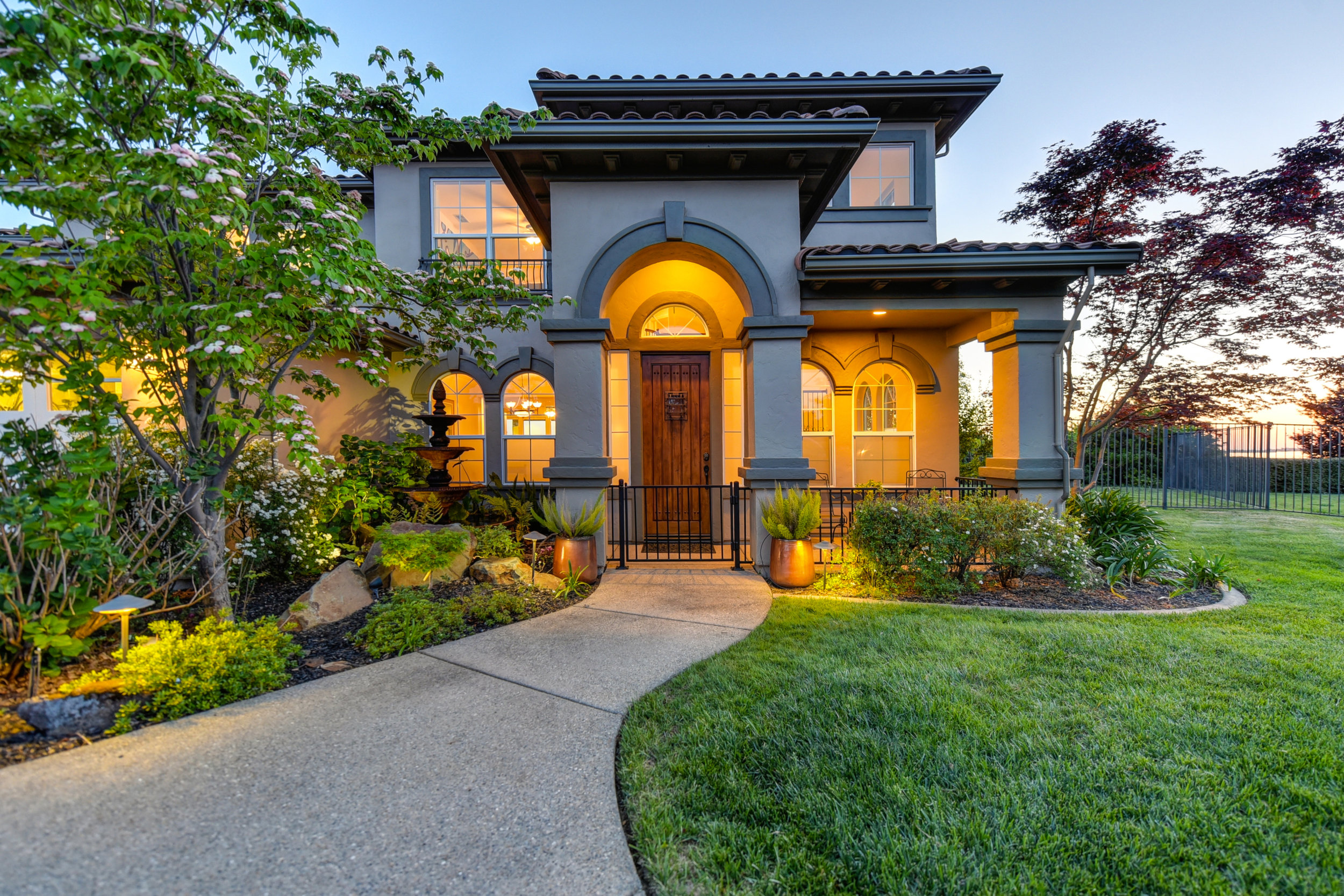 Considerations for Selecting a Real Estate Agent