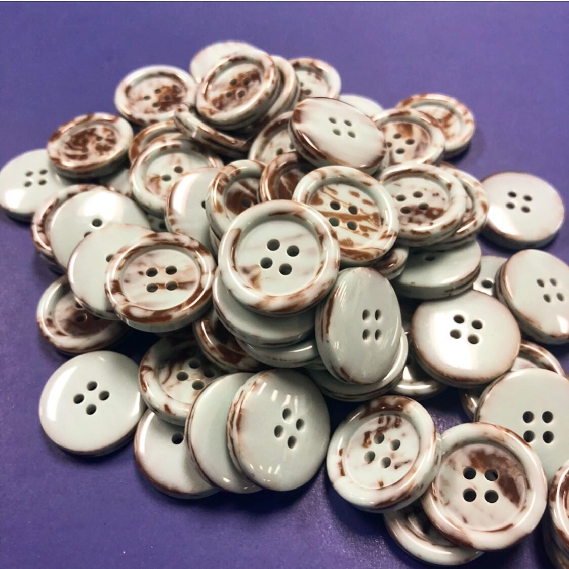 Buttons made from recycled polyester and post consumer waste 💙💙💙
.
.
.
.
#button #buttons #fashion #trims #newproduct #fall #prefall #fashionweek #fashionphotography #fashionkilla #fashionista #clothing #apparel #photography #photo #photography #p