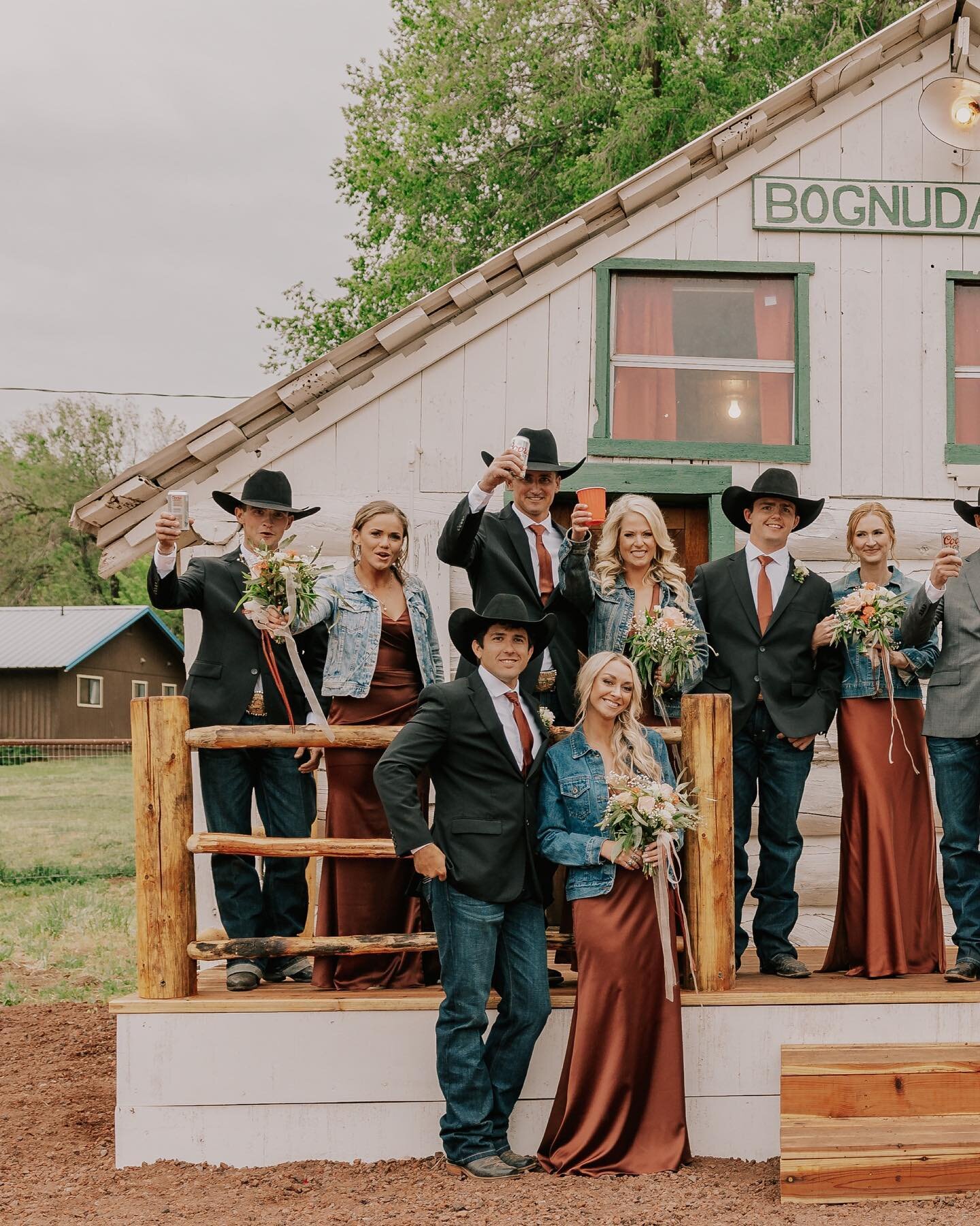 Meet me at the Bognuda Club!! (Sorry to my nosy followers, its not a googlable location, but rather a timeless treasure of a bar in BFE) and somehow every little town has its own &lsquo;Bognuda Club&rsquo; of sorts and I&rsquo;ve had the joy of visit