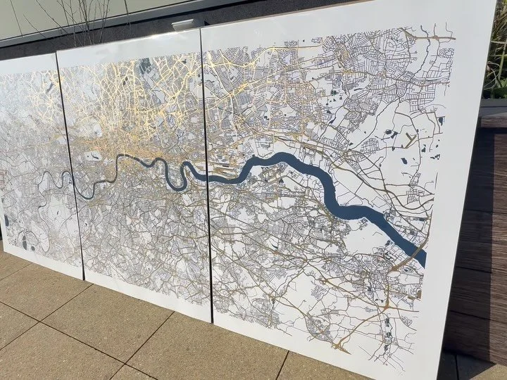 Packing up some A1 London triptychs today before they head to their new homes.
Three panels, metallic leaf Thames.
Available on my site and Greenwich market.