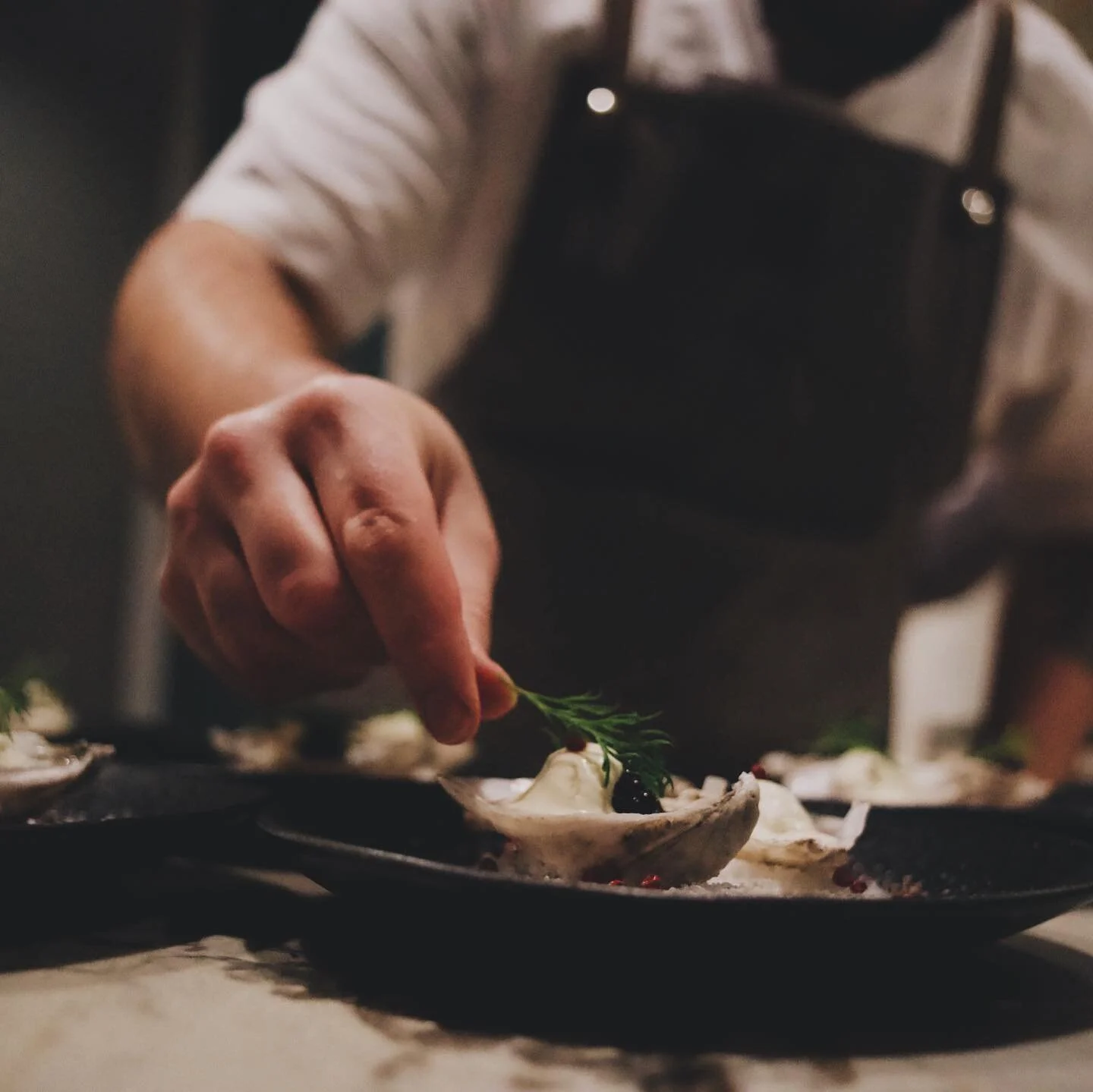 Murder Point Oysters, pickled blackberries, fennel mousseline, and pink peppercorns from every angle 😮&zwj;💨 #perfection