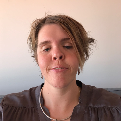 LAUREN HENLEY headshot