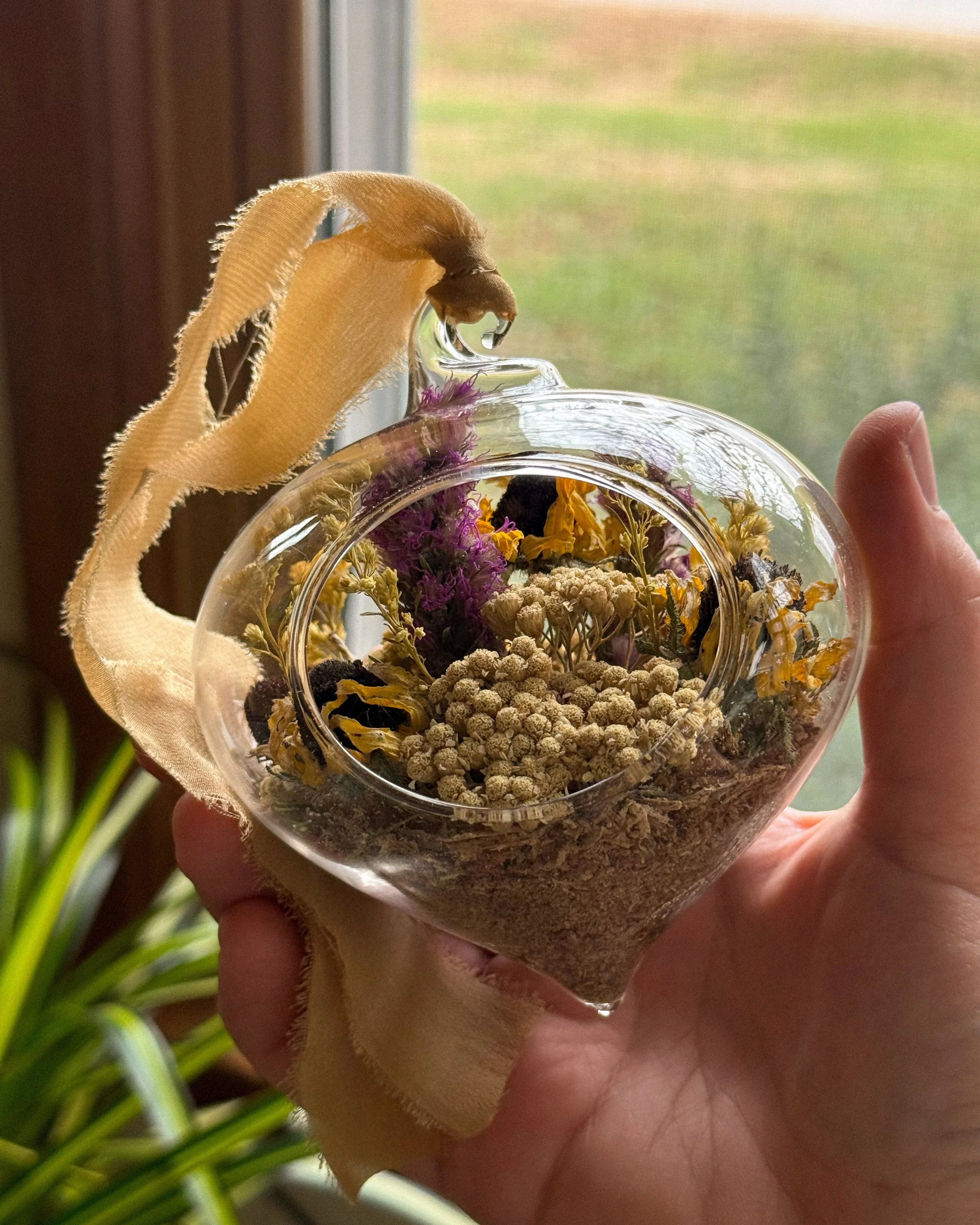 Lantern Prairie Globe