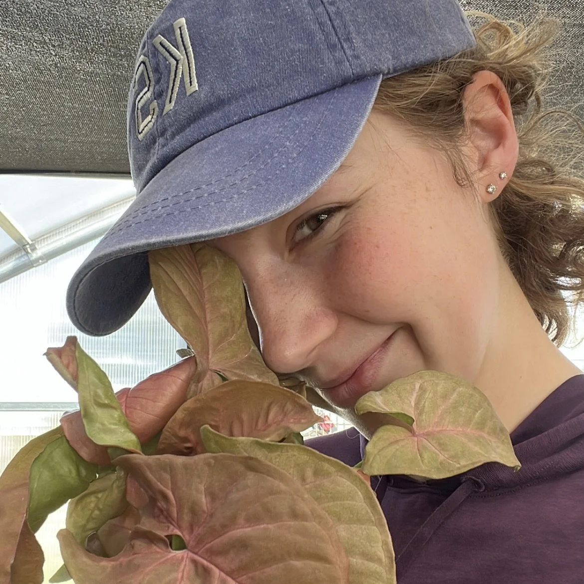 Renata with pink arrowhead