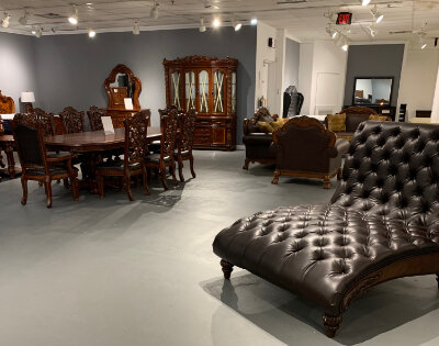 The store will emphasize galleries as well as categories such as upholstery and mattresses that don’t sell well online, though industry supply constraints slowed progress in nailing down floor samples.