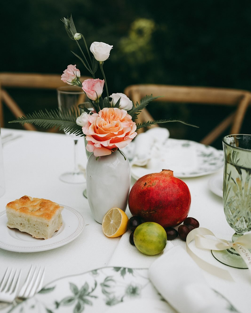 Juicy reception moments 🍊 🍇 💦
From the start, Andrea &amp; Juan had a vision that inspired us, and seeing every thoughtful detail come to life on their big day was amazing!

Photography @luciebphoto 
Venue @thefoundrylic 
Planning @rlm_nyc22 
Flor