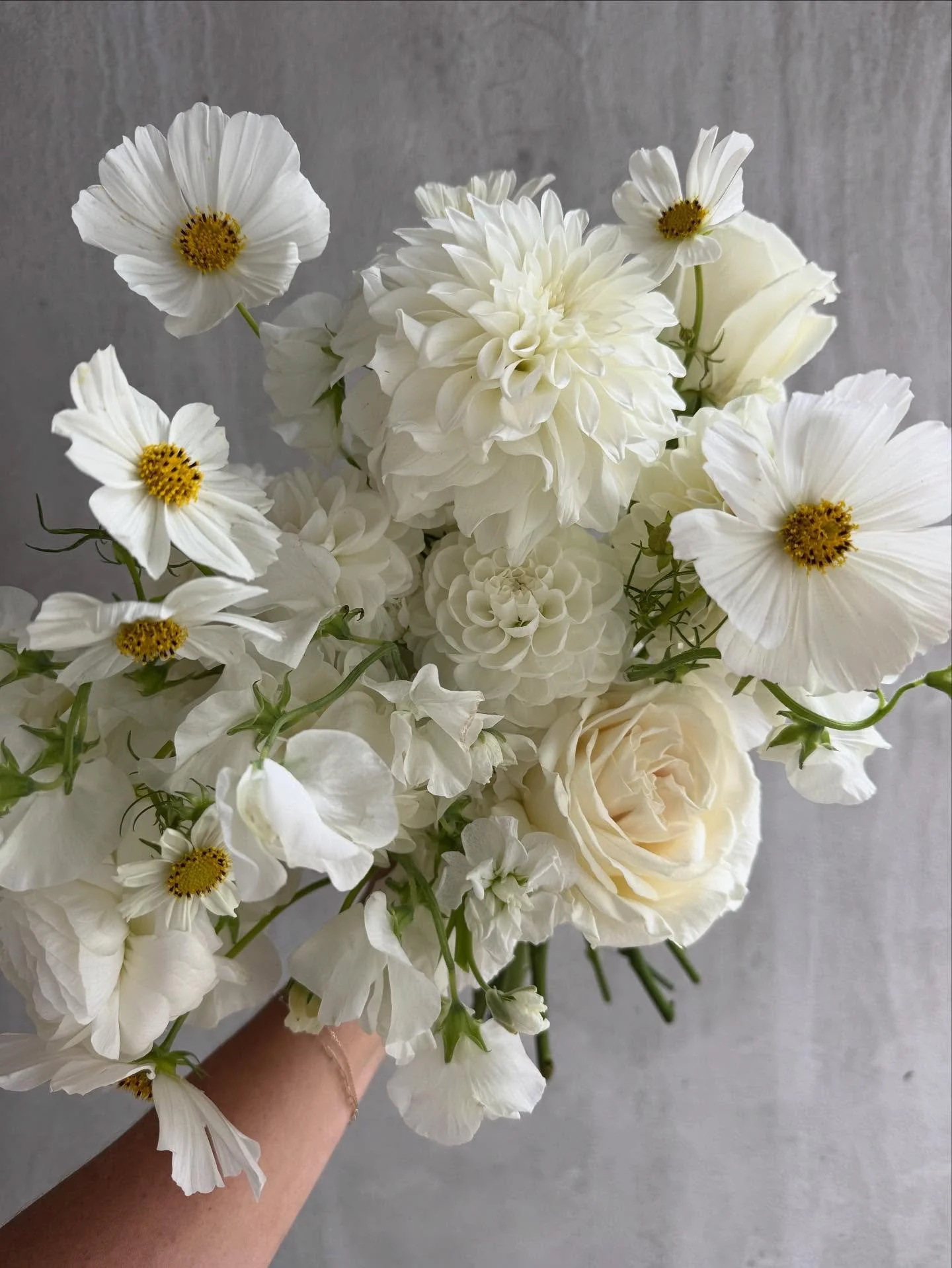 cosmos, dahlias &amp; sweetpea 🤍 the prettiest blooms for Emily&rsquo;s bridal!