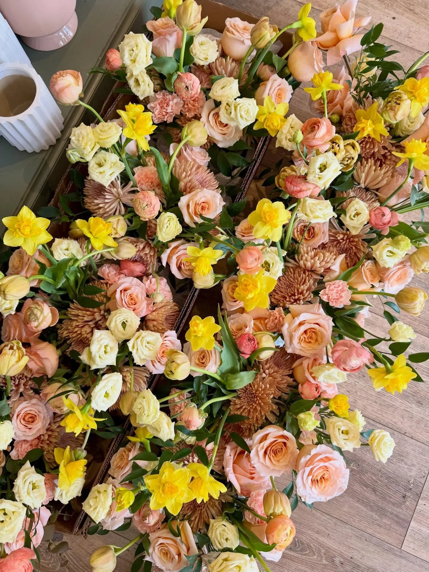 Busy bees so far this spring 🐝 

Lots of flowers, ice cream dates &amp; fun&hellip;how lucky am I?!