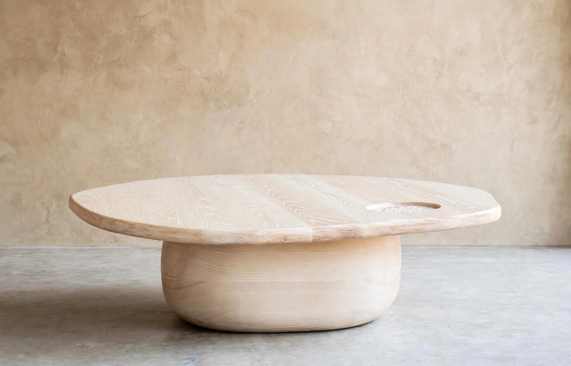 Ash Bleached finish