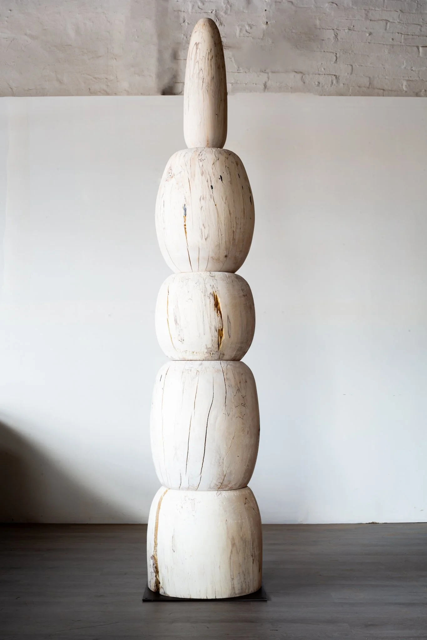BLEACHED MAPLE TOTEM