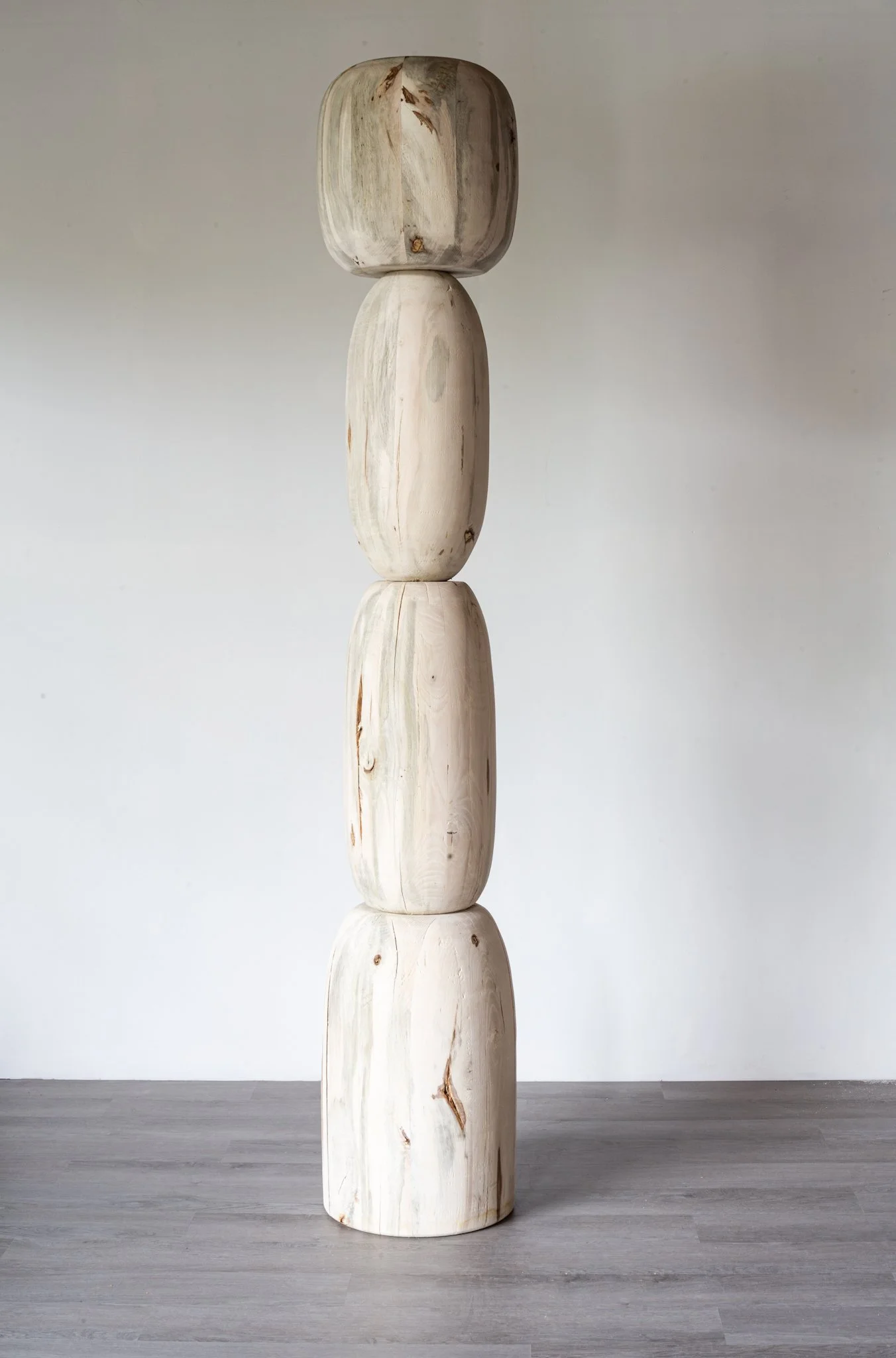 BLEACHED HICKORY TOTEM