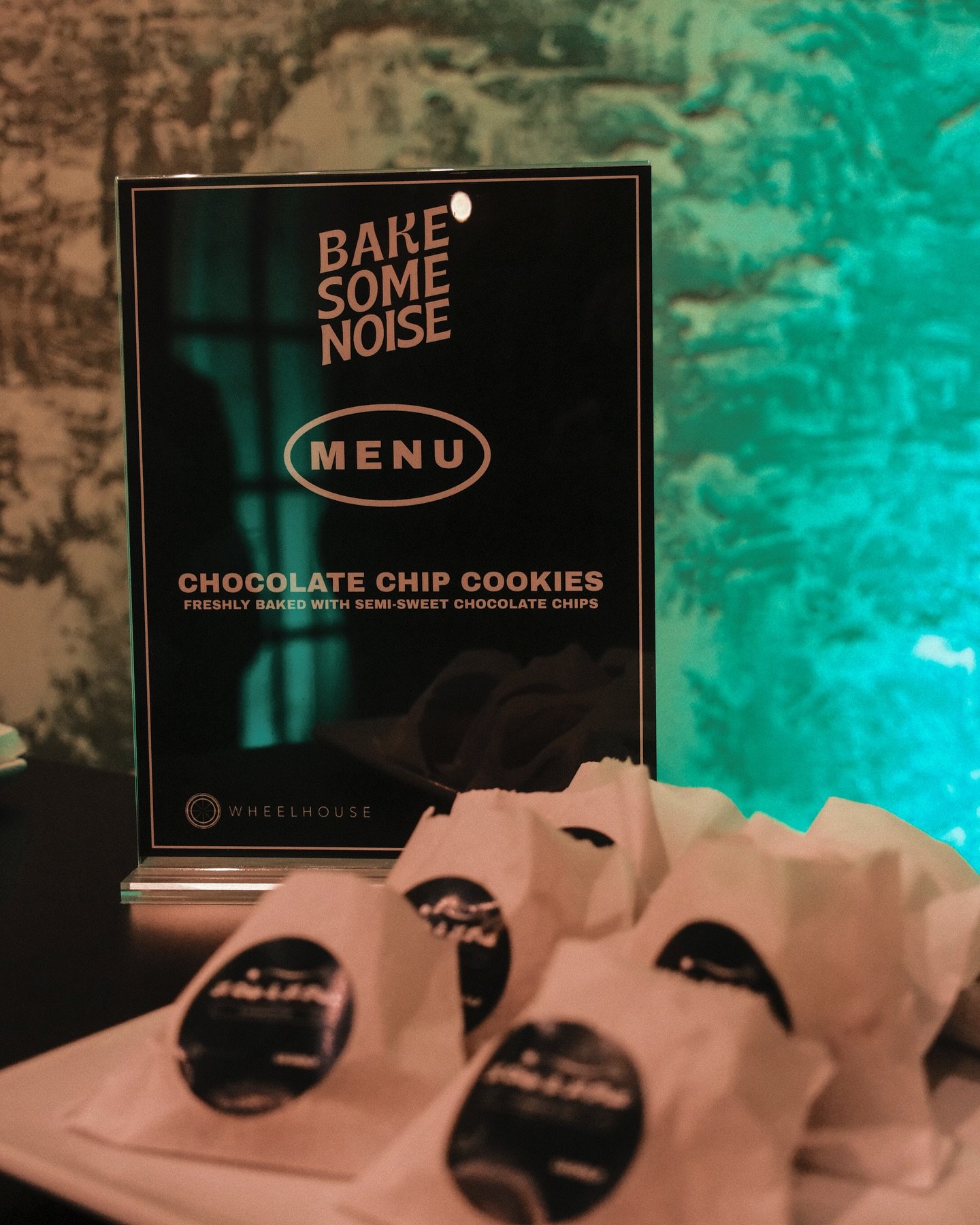 GOOD OL CHOCOLATE CHIP WITH A LITTLE BIT OF ⛳️🏌️FUN TIMES LAST NIGHT WITH @lagolf AND @wheelhousegroup. #bakesomenoise