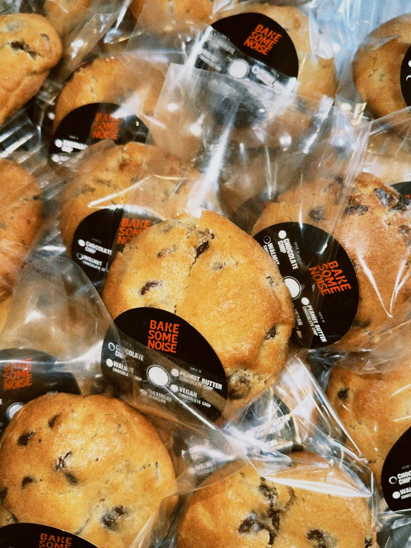 THOSE AI ROBOTS SOUNDING REALLY NICE RIGHT NOW. WE STILL PACKING EVERY COOKIE BY HAND LIKE A NABISCO FACTORY IN THE 1950S. ALL THAT JUST TO SAY, WE SHIP NATIONWIDE AND SHIP REALLY FAST. SOMETIMES FASTER THAN AMAZON. #bakesomenoise