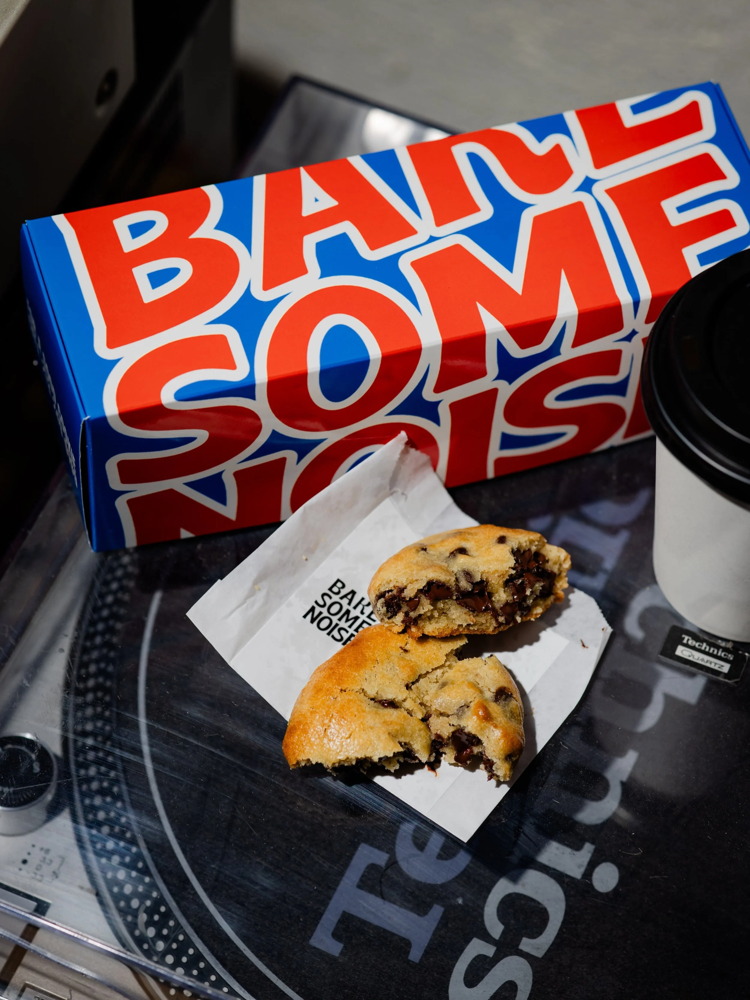 COLD MILK OR ICED COFFEE WITH YOUR COOKIE. WHAT&rsquo;S IT GONNA BE? #bakesomenoise

📸: @errrgephoto