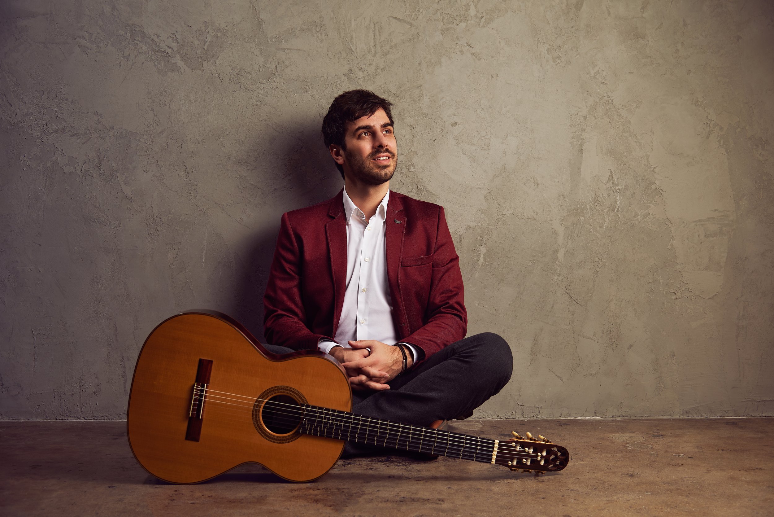 ¡Celebramos la nominación al Grammy del director de Elemental Guitar, Mak Grgić!
