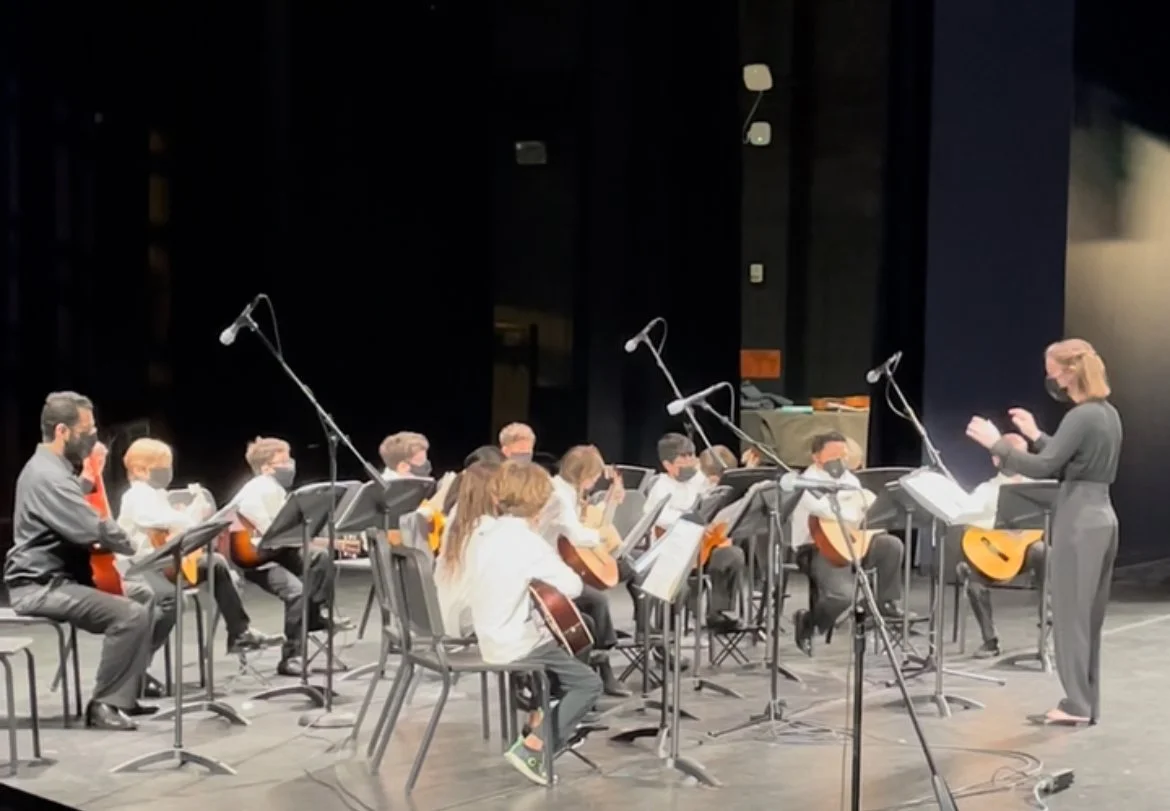 Presentamos a nuestras co-directoras de Elemental Guitar