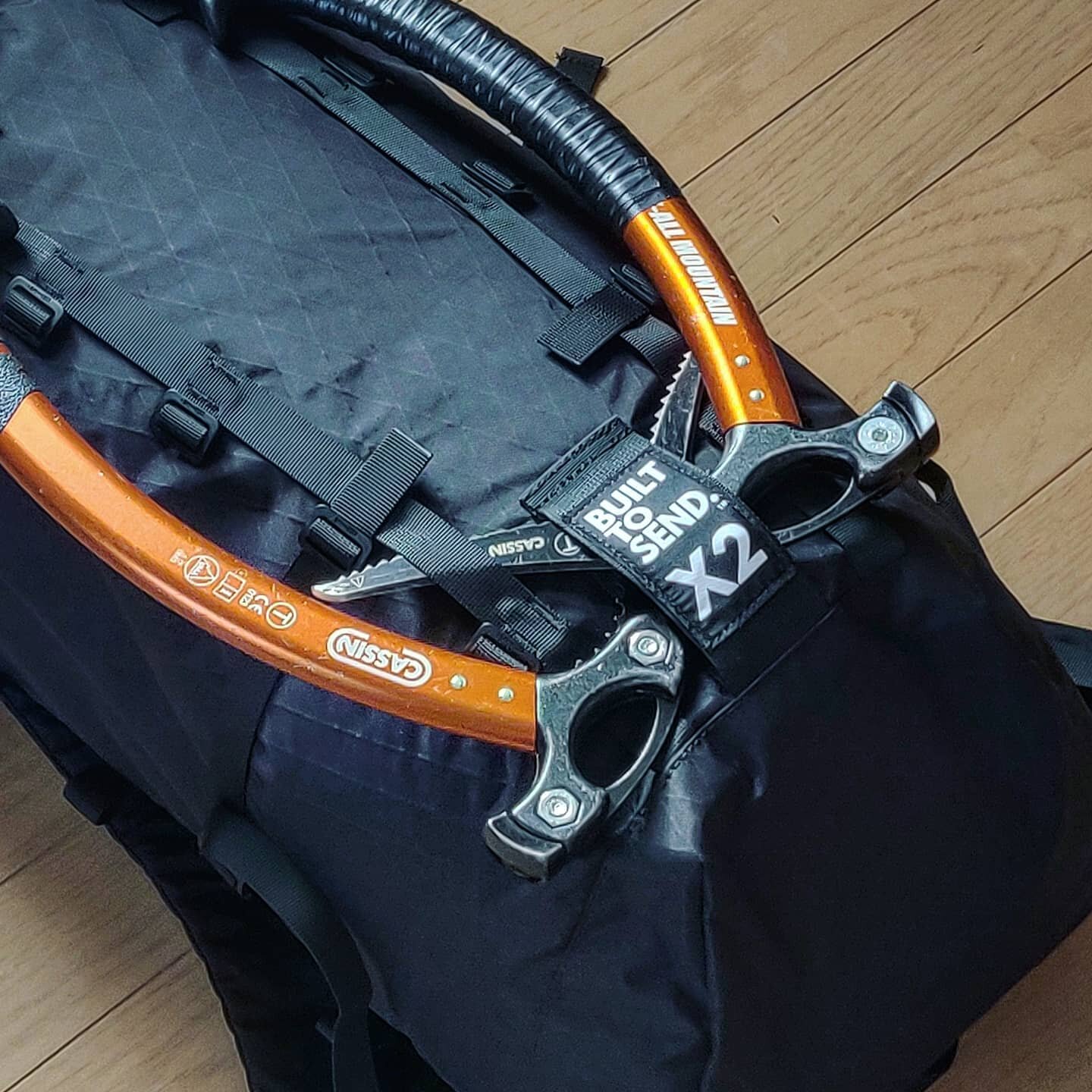 A new pack to test in the alpine. 
Hand made in Great Britain. 
Great craftsmanship, made in X-Pac.

#builttosend #carryology #alpineascents #outdoorgear #outdoorjapan #mountaineering #climbingbackpack #weightmyrack #xpac #cassin #登山 #登山ギア