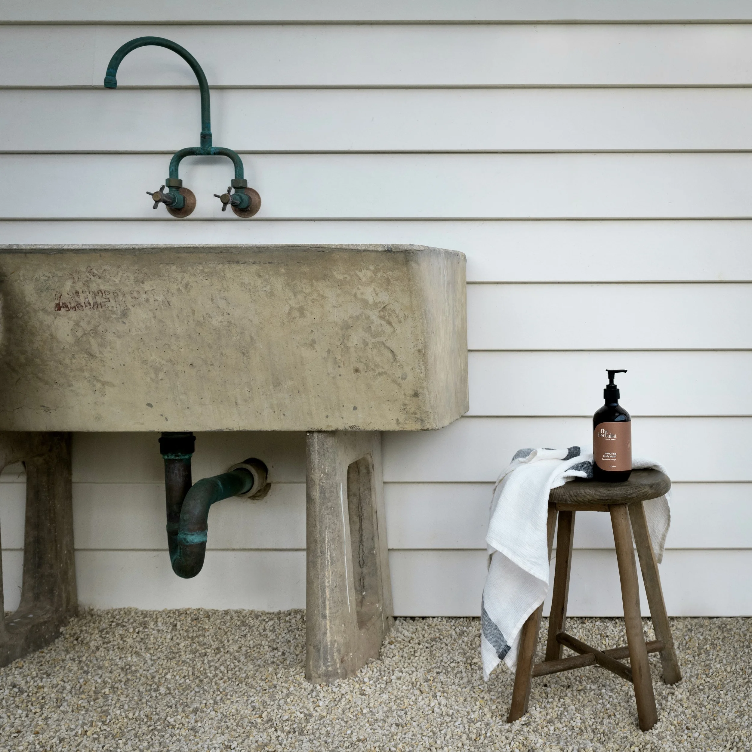 Nurturing Body Wash with Santalum + Orange